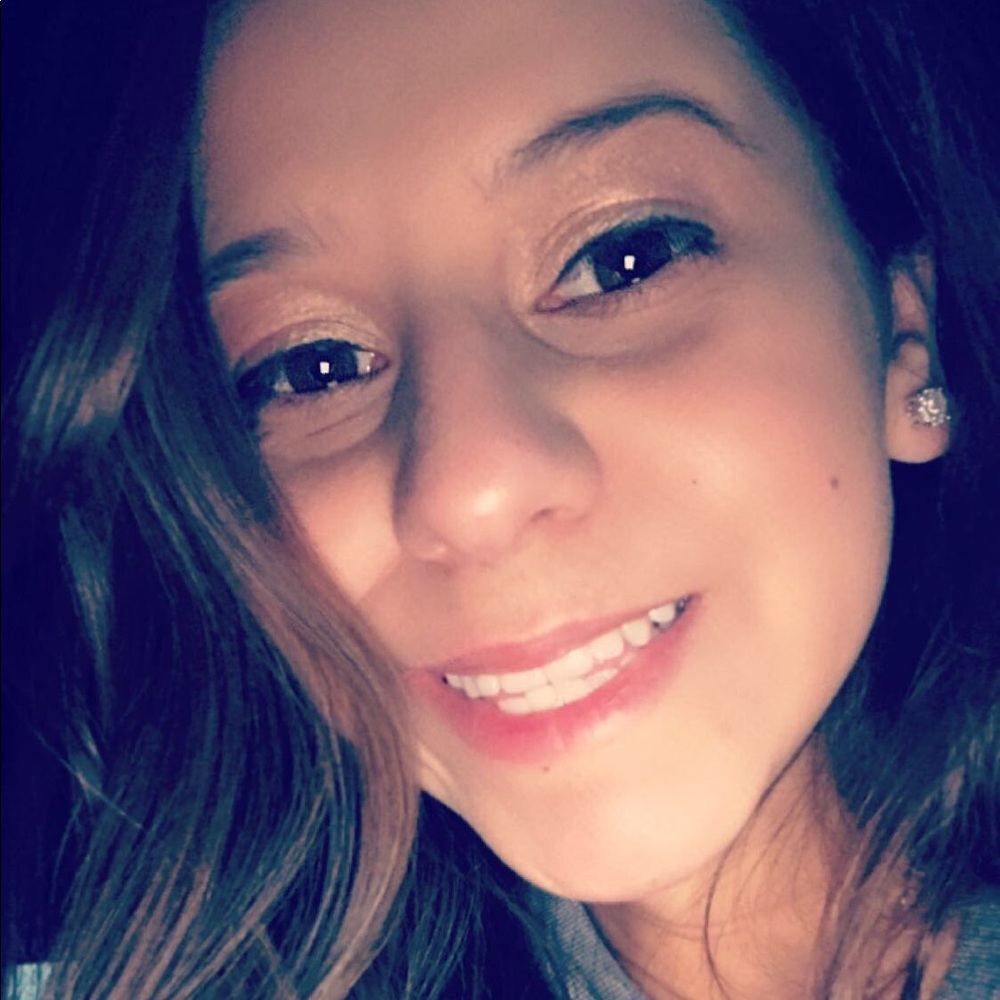 Meet your Posher, Angie